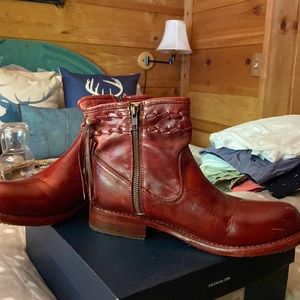 Womens Bed Stu size 9